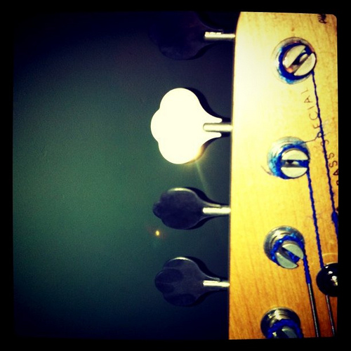 Fender P-Bass tuning keys